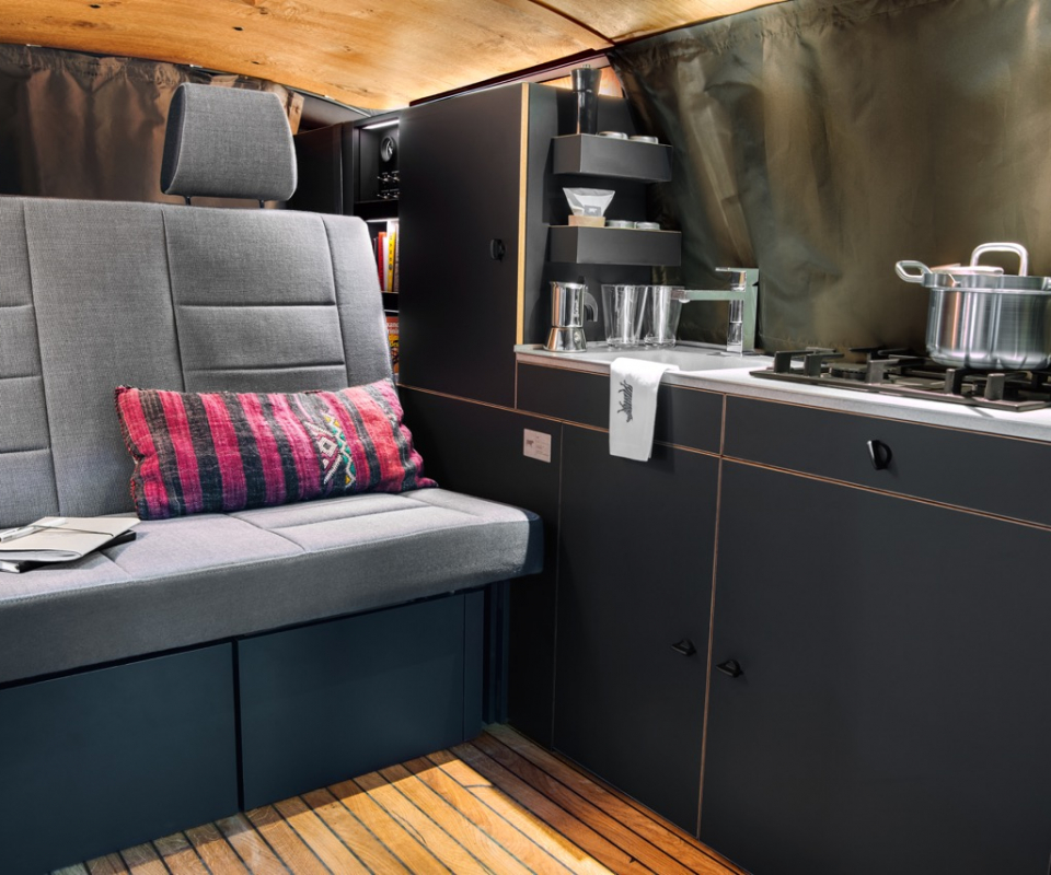 MOORMANN Custombus Totale quer rgb (@We Make Them Wonder) decohome.de