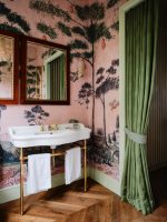 Studio Duggan Bathroom master NH DH Portrait 2 Tapete Badezimmer decohome.de