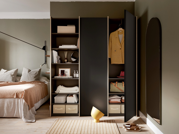 Schlafzimmer einrichte Tylko Edge wardrobe shelf black plywood decohome.de