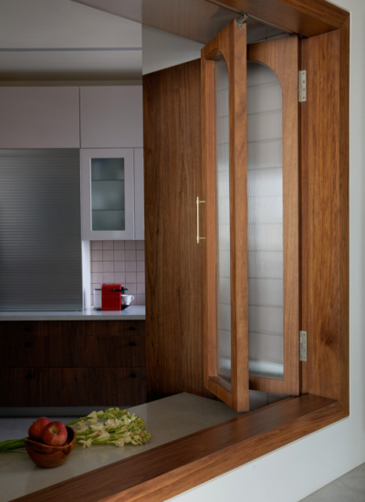 India Modern Quirk Studio Durchreiche Küche decohome.de