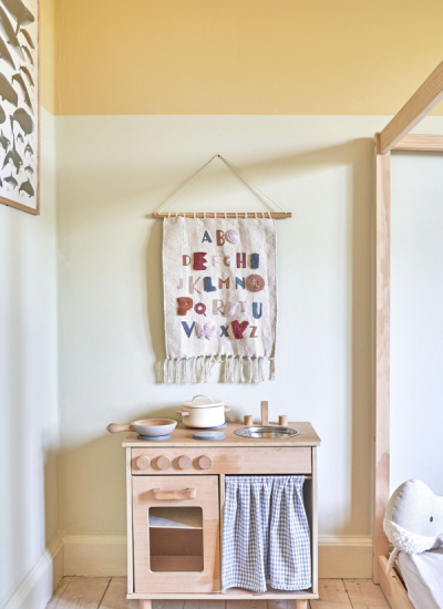 Kinderzimmer Wand zweifarbig gelb SALTYbyAURO 4.0 honest dandy yellow decohome.de