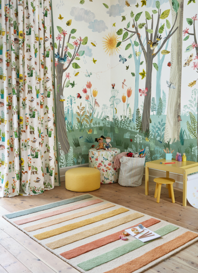 Kinderzimmer Tapete Vorhaenge Gartenmotiv Villa Nova decohome.de