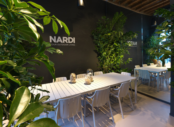 Nardi Showroom Milano Tisch decohome.de