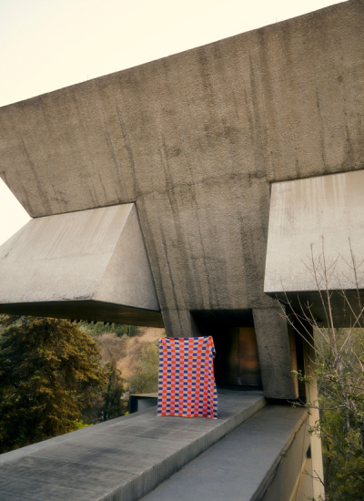 Textildesign Curio Practice bunte Decke Betonwand decohome.de