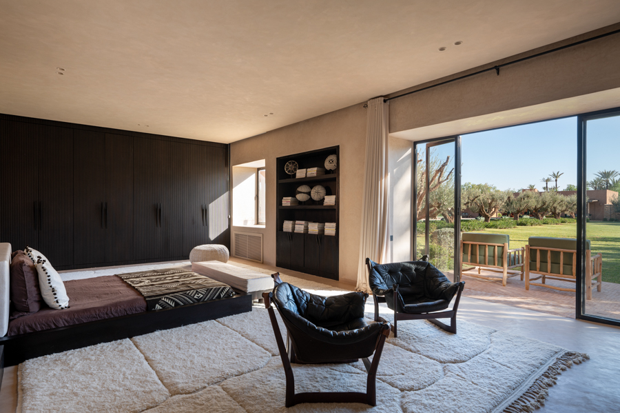 Marrakech Schlafzimmer braun beige Aussicht Garten Benoit Diacre decohome.de
