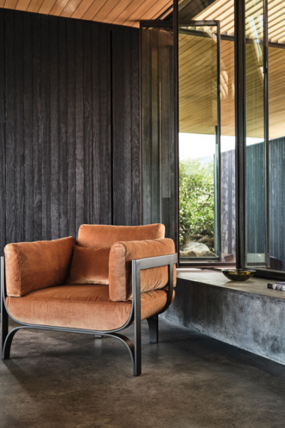 Perennials Frühjahrskollektion 2025 Down to earth Holzwand schwarz decohome.de