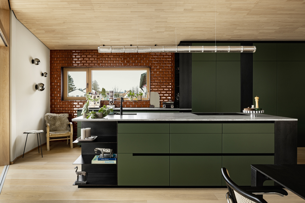 kueche gruene fronten ubahn fliesen Dross Schaffer Ingolstadt decohome.de