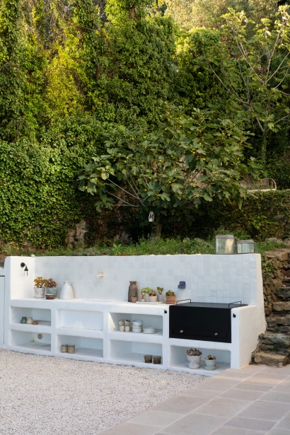VALENTINA RECALCATI ph. monica spezia livinginside Rundgang Außenbereich Outdoor Küche decohome.de