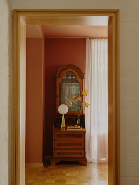 So bringt Constanze Ladner mit lauten Farben Ruhe in Räume