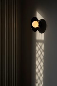 Leuchte Schatten Licht Takapracownia Migdal Studio decohome.de