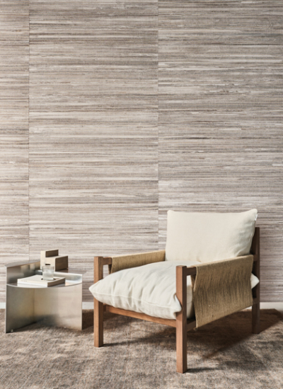 Pure Strukturtapete beige Omexco Wohnzimmer Sitzecke decohome.de