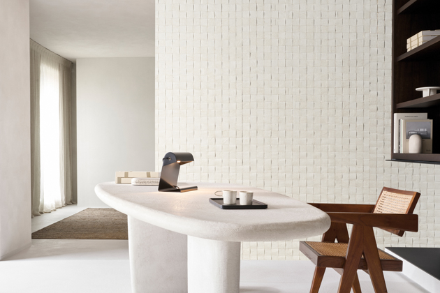 Pure Strukturtapete weiß Omexco Arbeitszimmer decohome.de