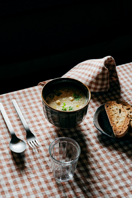 landhausstil karo tischdecke suppe brot decohome.de