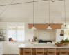 moderner landhausstil kueche bar farmhouse interior neptune decohome.de
