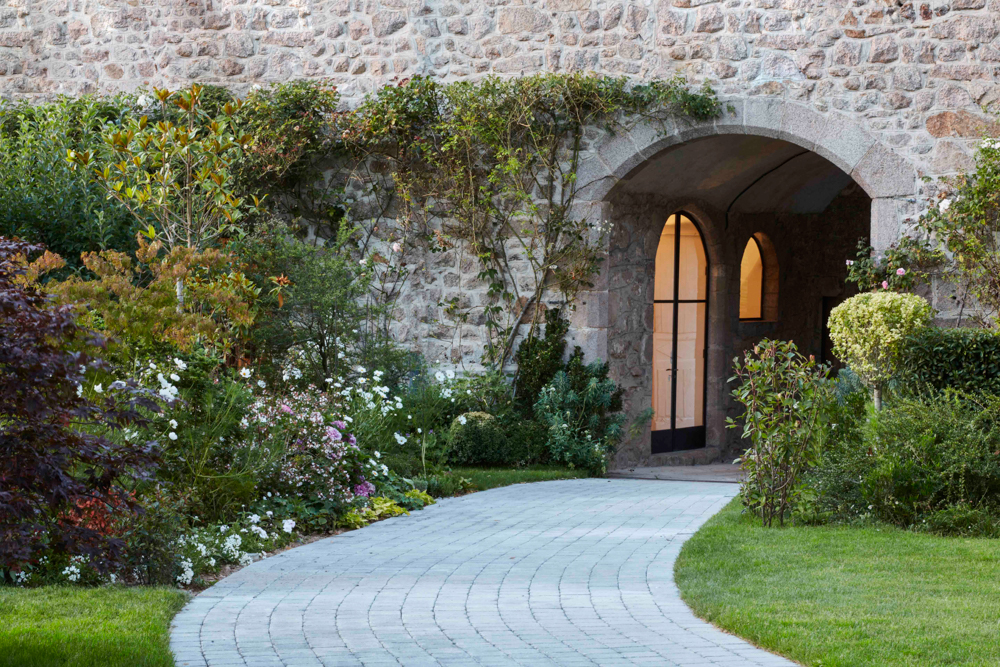 Begruente Waende Garten Auvergne Ph by Robyn Lea decohome.de