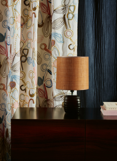 Bestickter Vorhangstoff Zimmer und Rohde Herbstkollektion 2025 decohome.de