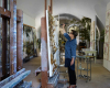 Claire Balser bei der Arbeit im Atelier Ph by Robyn Lea decohome.de