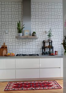 December to Remember 024 Kueche Fliesen schwarz weiss Renee Frinking decohome.de