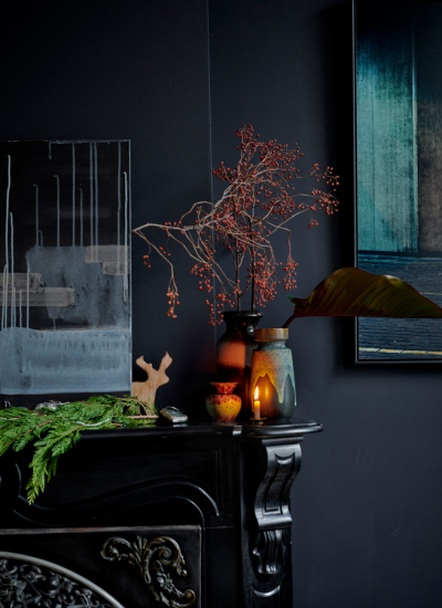 December to Remember 040 Kamin Kerze Weihnachtsdeko Altbau Renee Frinking decohome.de