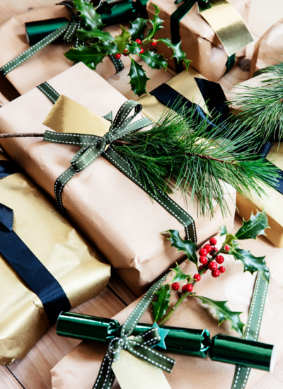 Geschenke verpacken fichte ilex Christmas Cracker decohome.de