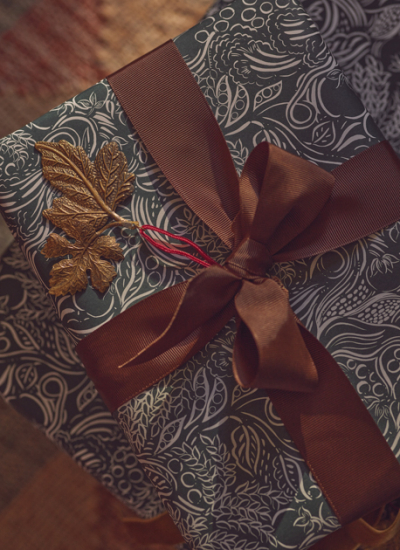anhaenger blatt gesdchenk Neptune GIFT WRAPPING ASHRIDGE MAPLE LEAF DECORATION decohome.de