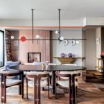 Wohnen mit dunklen Farben: Von dieser Münchner Atelierwohnung kann man was lernen