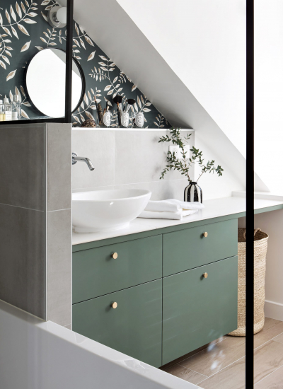 Plum Living HERVE GOLUZA SALLE DE BAIN LAQUE VERT DE GRIS MINI ROND LAITON PK 2021 02 24 ALEX 8424 HD