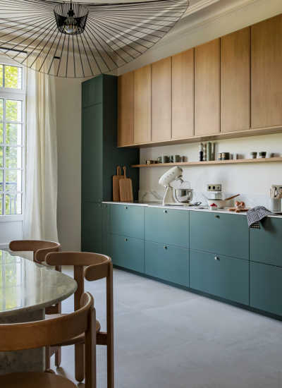 Plum Living Kueche petrol Eiche Einbaumoebel Hervé Goluza decohome.de