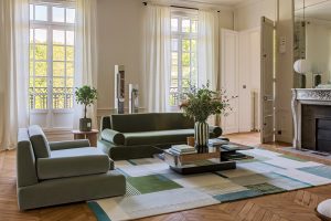 Plum Living Wohnzimmer Sofa gruen Hervé Goluza decohome.de