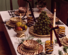 weihnachtsdinner henry holland gestreiftes geschirr rosenkohl turm decohome.de