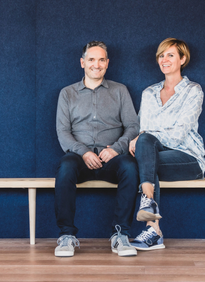 Gastgeberin Carmen Can mit Mann Kerim Fuchsegg Eco Lodge © Emanuel Sutterlüty decohome.de