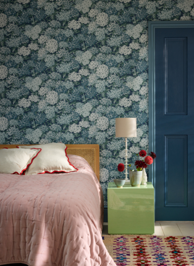 Schlafzimmer Wandgestaltung Little Greene Rhododendron Hicks Blue decohome.de
