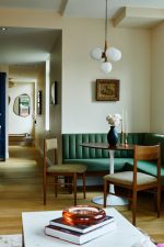 Eckbank offene Kueche Tannehill Interiors decohome.de