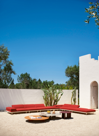 Sommerheft Outdoor Moebel Spezial K FAST Unduetre outdoor sofa collection Naca coffee table 1 decohome.de