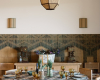 Villa Atlantic Sea Esszimmer florales Gedeck wiener Geflecht Leuchte tropisch Rodrigo Cardoso decohome.de