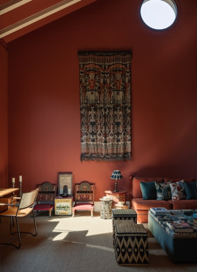 Villa Atlantic Sea Office rote Wand Folklore Wandteppich Rodrigo Cardoso decohome.de