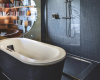 25hours Bikini Berlin badewanne schwarz badezimmer dusche Wochenende Berlin Mittel (K AISSLINGER2502 6778 Whitelight Studio Jens Bösenberg) decohome.de