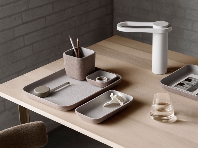 Homeoffice Holztisch Stiftebecher Boxen beigeMittel (blomus SS 23 Herba 20220926 BLOMUS1767 decohome.de)