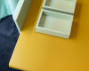 Homeoffice tuerkise Box gelber Tisch L1550882 decohome.de