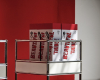 Homeoffice weisses Regal rote Boxen oben Mittel (USMxKasingLung MDW26 19 04 024) decohome.de