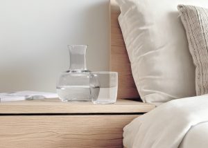 Nachttisch mit Wasserkaraffe PHILIPPI WEET DREAM decohome.de Nachttisch mit Wasserkaraffe PHILIPPI WEET DREAM decohome.de