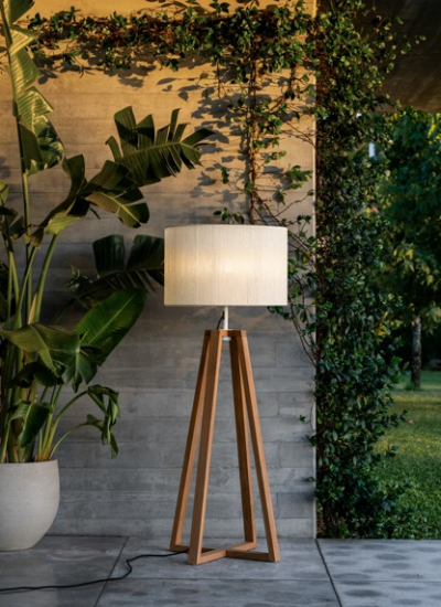 Outdoor Leuchten Stehlampe vor bewachsener Wand Mittel (Royal Botania20240926 1384) decohome.de