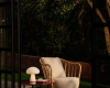 Outdoor Leuchten Tischlampe auf kleinen Tisch Sessel Mittel (GUBI SS26 Lifestyle 054 2) decohome.de