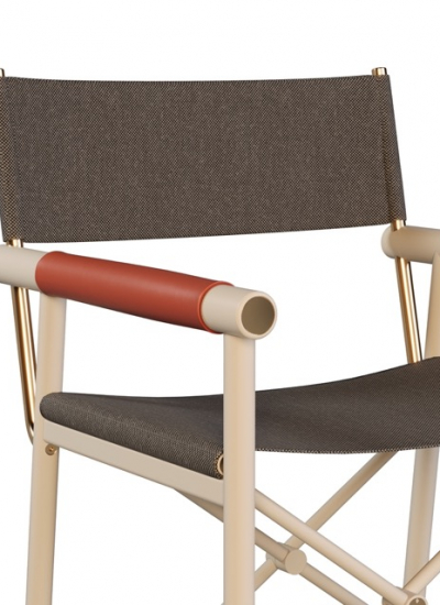 Regiestuehle Trendwatch braun roter Stuhl Mittel (APR SUNBRELLA X MYFACE SETTLE DIRECTOR'S CHAIR NATTÉ GREY CHINÉ 7) decohome.de