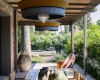 Trendwatch Regiestuehle Stuehle Esstisch vasen Mittel (SANDRA E MARCO FORTE DEI MARMI ph. monica spezia livinginside 38) decohome.de
