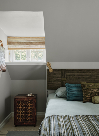 Homestory Toyine Schlafzimmer hell blau Andrea Papini decohome.de