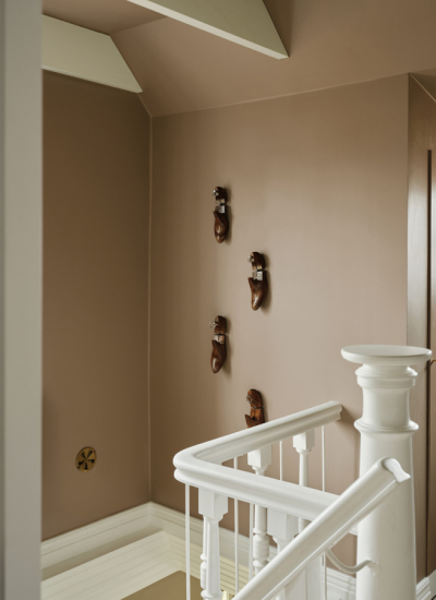 Homestory Toyine Treppenaufgang weiss Andrea Papini decohome.de