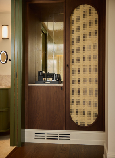 HotelDUO rm413 Closet