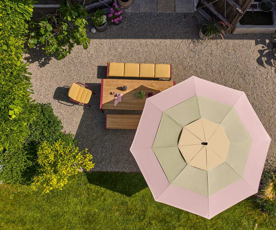 Sonnenschutz im Garten Teakschirm Weishaeupl decohome.de