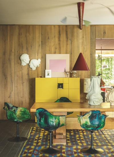 Stuehle buntes Wohnzimmer Edra Mattia Aquila decohome.de